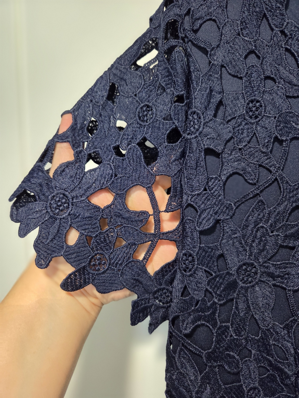 DKNY Navy Floral Lace V‑Neck Dress - Picture 12 of 14
